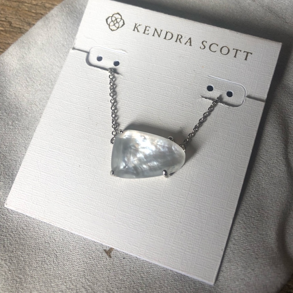 Kendra Scott Isla Necklace Silver & Ivory Pearl